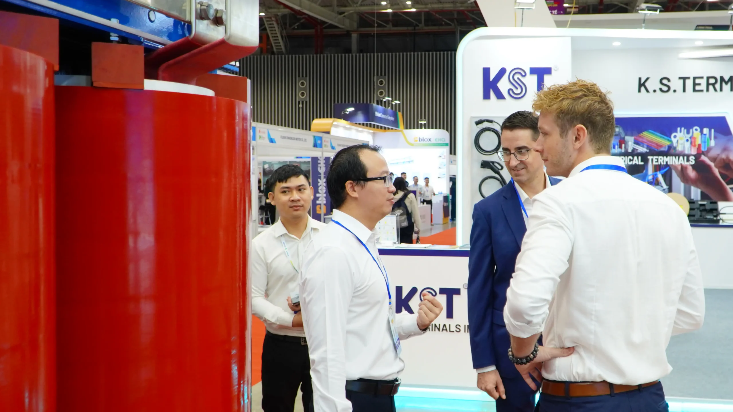 THIBIDI Khẳng Định Vị Thế Với Công Nghệ Tiên Tiến tại Vietnam ETE & Greenergy Expo 2025 DSC06112 scaled