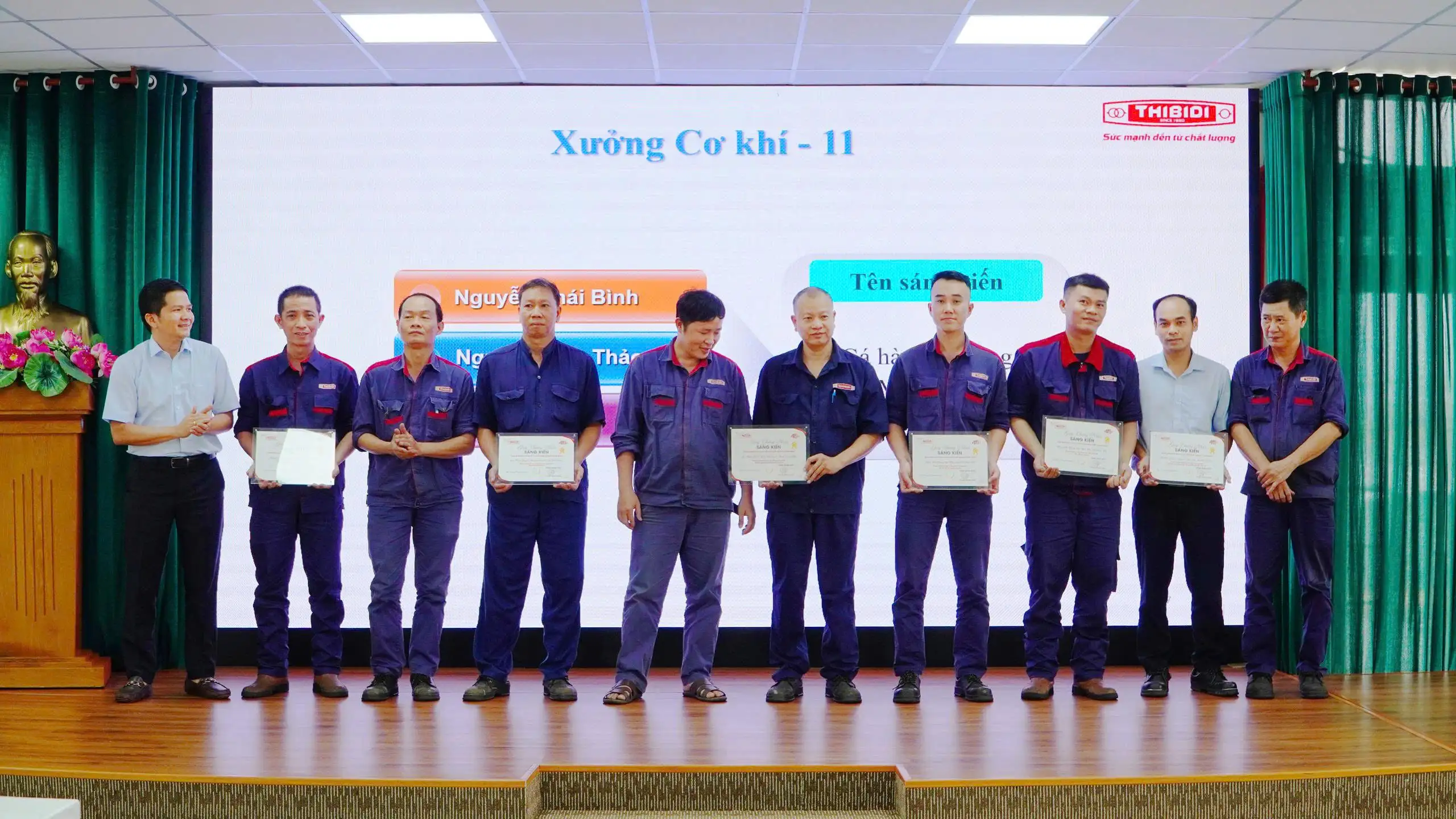 THIBIDI Trao Thưởng Sáng Kiến Dành Cho Cá Nhân Và Tập Thể Xuất Sắc năm 2025 z7045103551437 980e63f8519b3d273460345ac260f87c