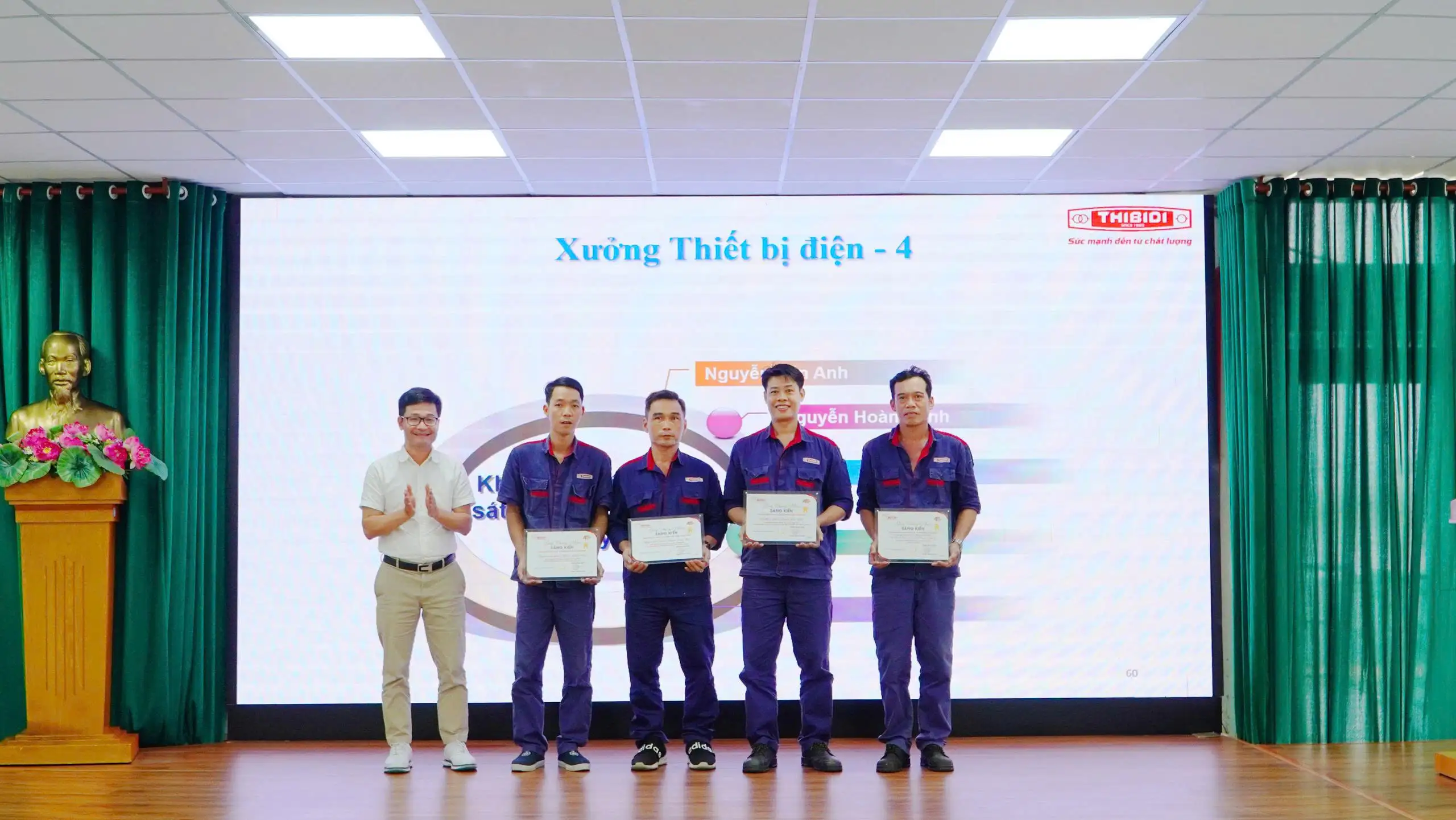 THIBIDI Trao Thưởng Sáng Kiến Dành Cho Cá Nhân Và Tập Thể Xuất Sắc năm 2025 z7045103687604 2207e954e11f5fcf7d82ebf36eb9ae63