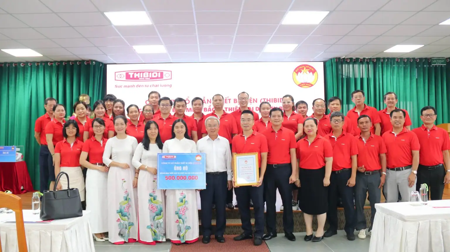 THIBIDI trao 500 triệu đồng hỗ trợ đồng bào Thái Nguyên vượt khó sau bão số 11 2 DAI DIEN UBMTTQVN DONG NAI CHUP HINH LUU NIEM 2 1536x862 1