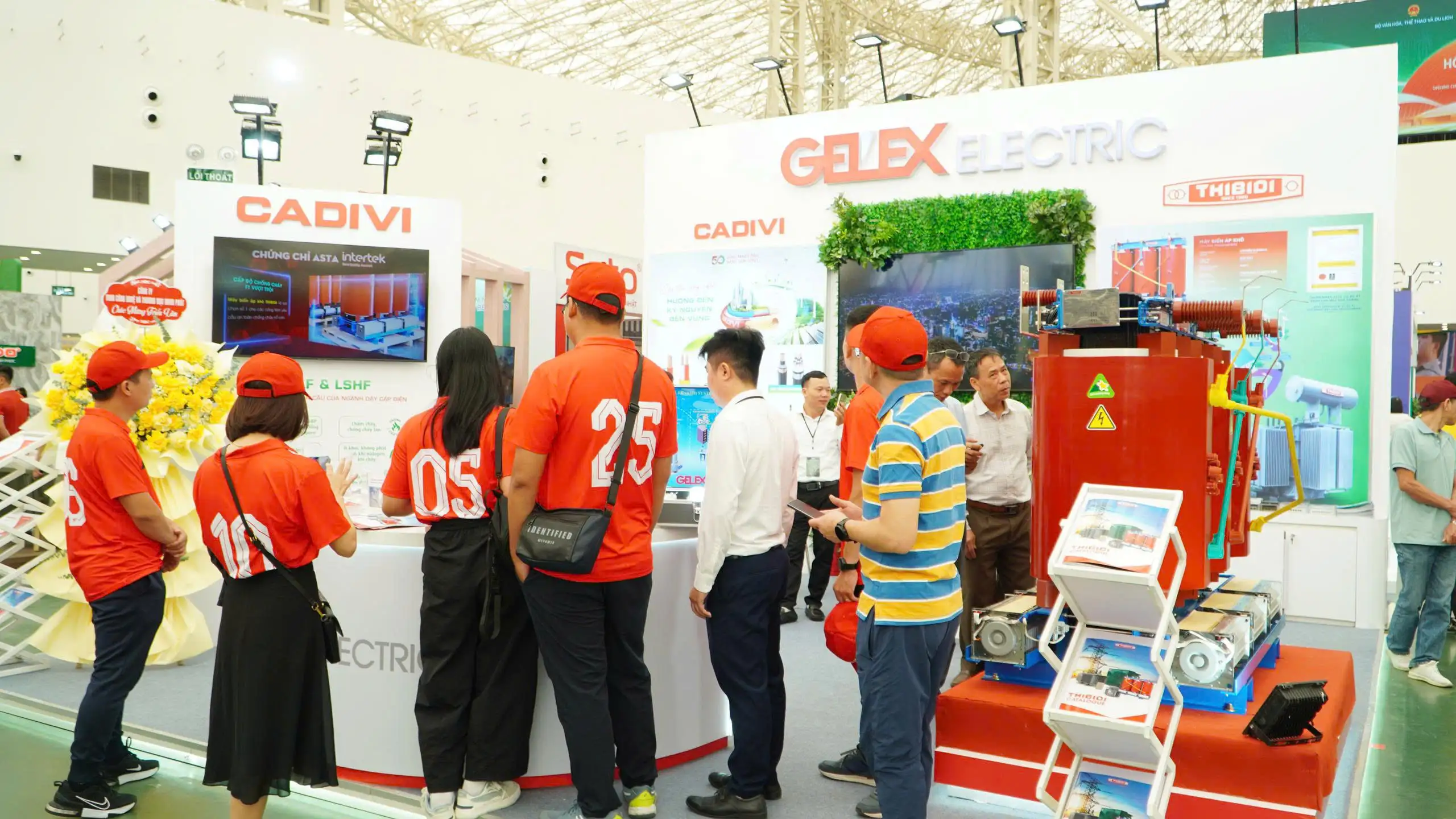 THIBIDI toả sáng ngày đầu tiên tại Hội chợ mùa Thu 2025 z7159434324203 08c5deaf4e77584763d05bf60193b95f