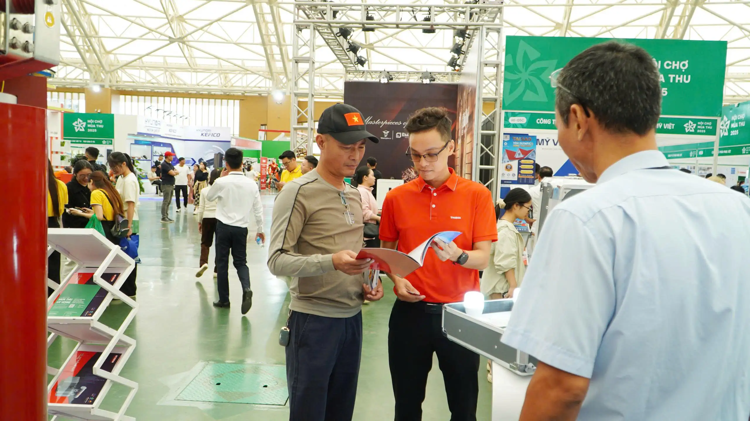 THIBIDI toả sáng ngày đầu tiên tại Hội chợ mùa Thu 2025 z7159434976389 d834fbd22232a6bc384cc9611d930a11