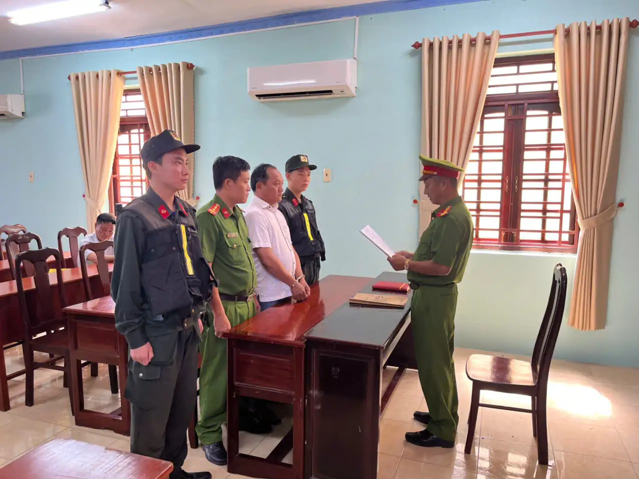 Cong an An Giang Triet pha duong day san xuat buon ban may bien ap gia nhan hieu THIBIDI